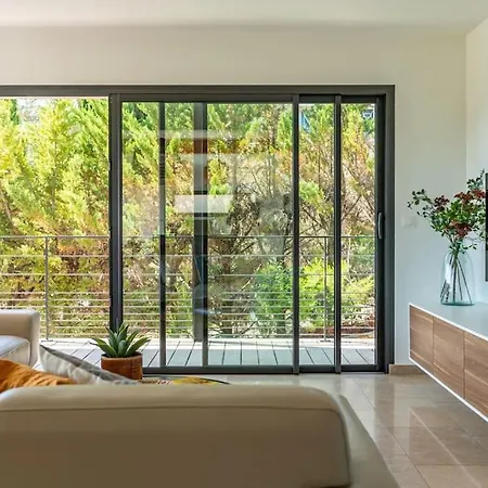 Bella Vista - Contemporary With Pool And Dominant Views * Saint-Gely-du-Fesc