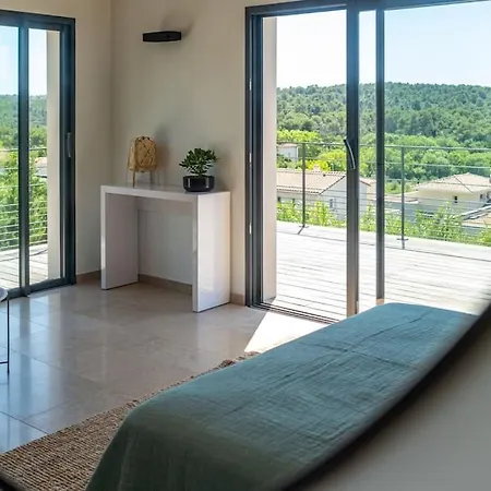 Bella Vista - Contemporary With Pool And Dominant Views